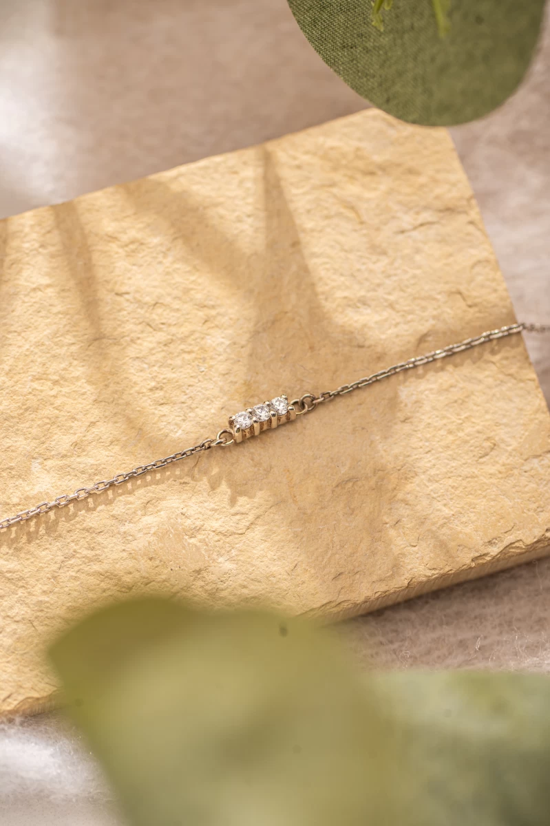 3 Cirkónia Féldrágaköves Ezüst Karkötő